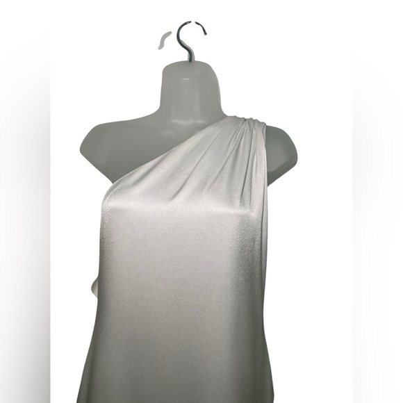 Alice + Olivia Paulette One Shoulder Ivory Satin Gown Size 6 NWOT - Picture 2 of 12